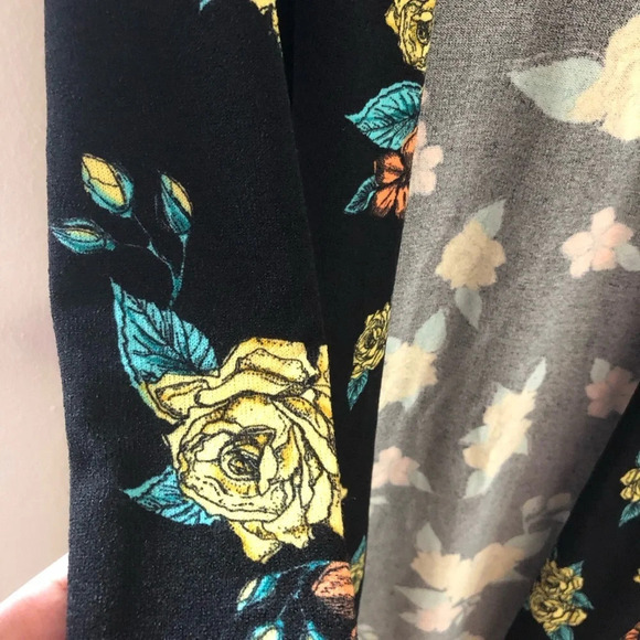 Lularoe Sarah Floral Cardigan Sweater size Small - Picture 11 of 17